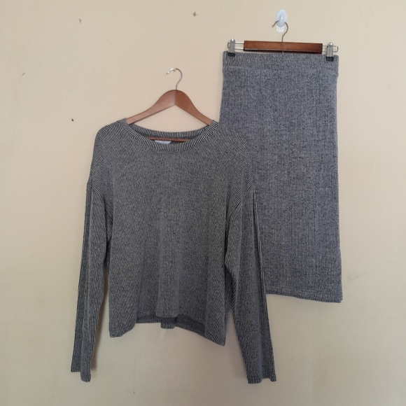 Time and Tru 2pc Black and White Sweater and Skirt Set Size XL - Picture 2 of 16